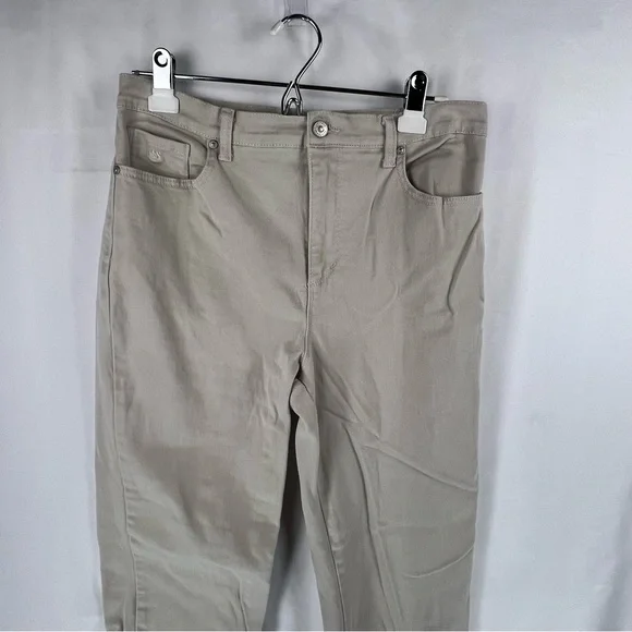 Gloria Vanderbilt - Size 10 - Women's Jeans -Cream - Light Tan - Amanda Styling - Picture 8 of 11